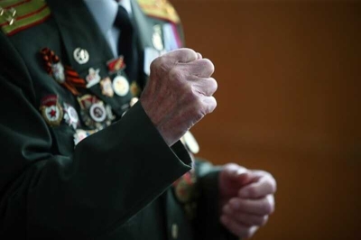 Курьер из Кыргызстана спас 98-летнего ветерана, участника битвы за Берлин